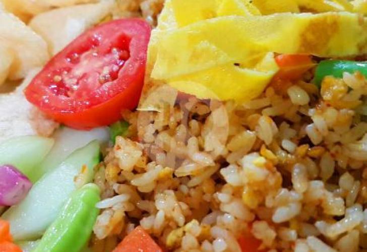 Nasi Goreng Robet: Kenikmatan yang Menggigit Jiwa di Cilacap